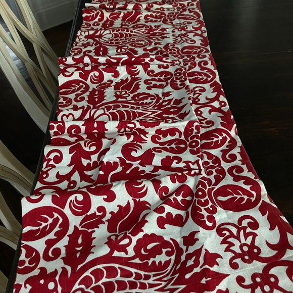 Beautiful Valance - Picture 2 of 2